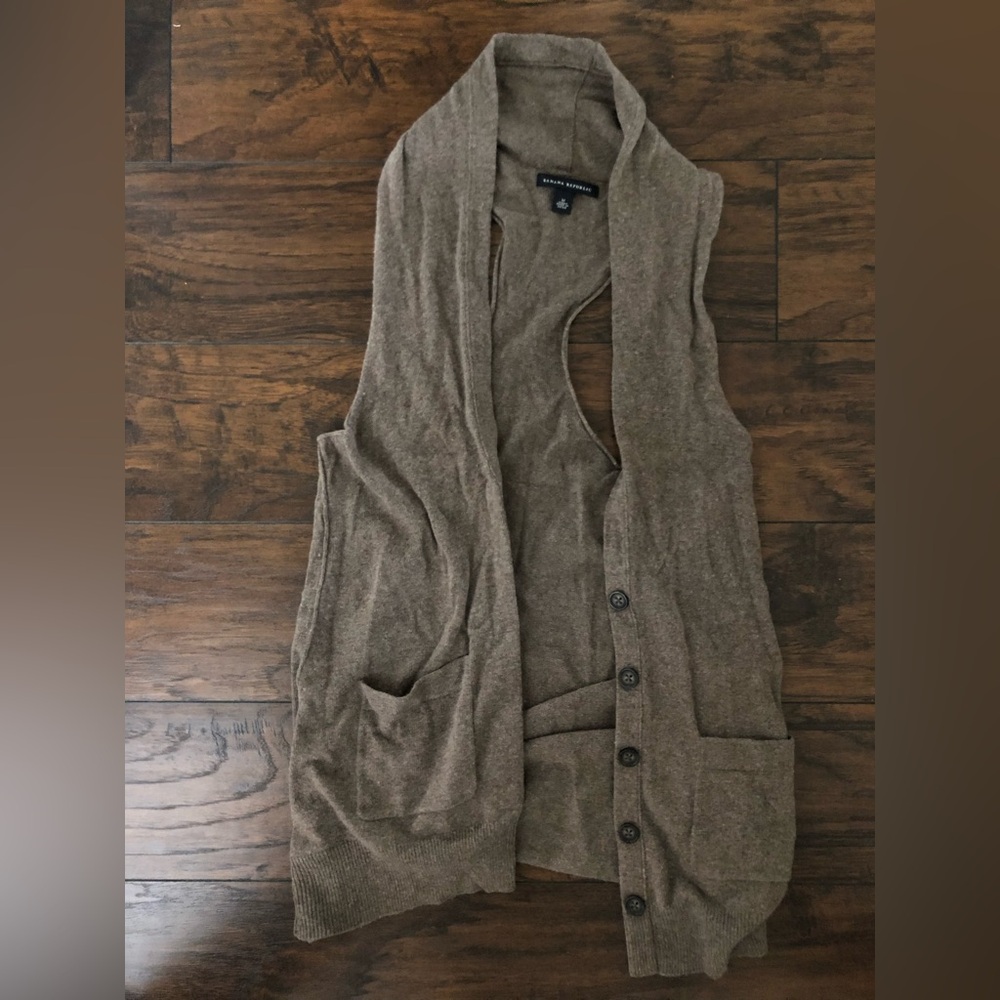 Banana Republic Taupe Knit Vest size medium